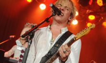 Chilling Adventures of Sabrina star Ross Lynch talks about his Guitar!!